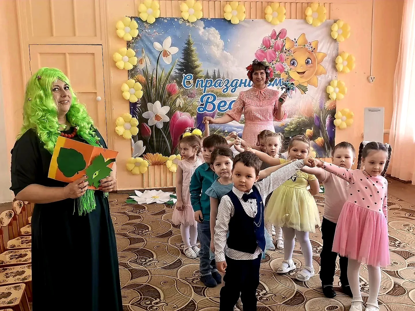 🍀☀️🌷 В нашем детском саду 🔔для  ребят из группы " Родничок", "Земляне" и " Сказка" п...