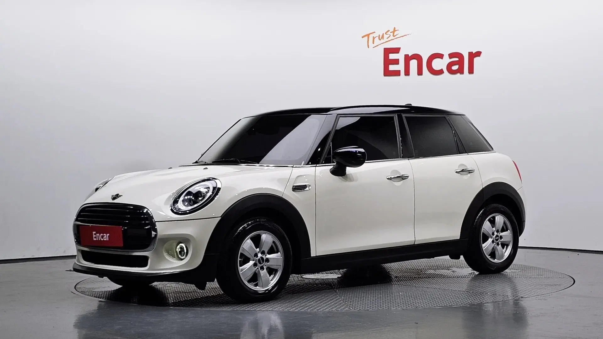 Mini Cooper 5-door basic model