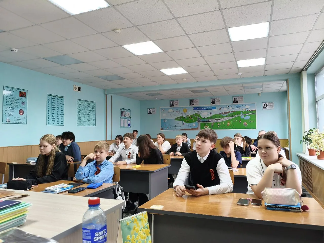 Сегодня в уютных стенах нашей любимой школы состоялось особенное мероприятие, посвящённое Году Единс