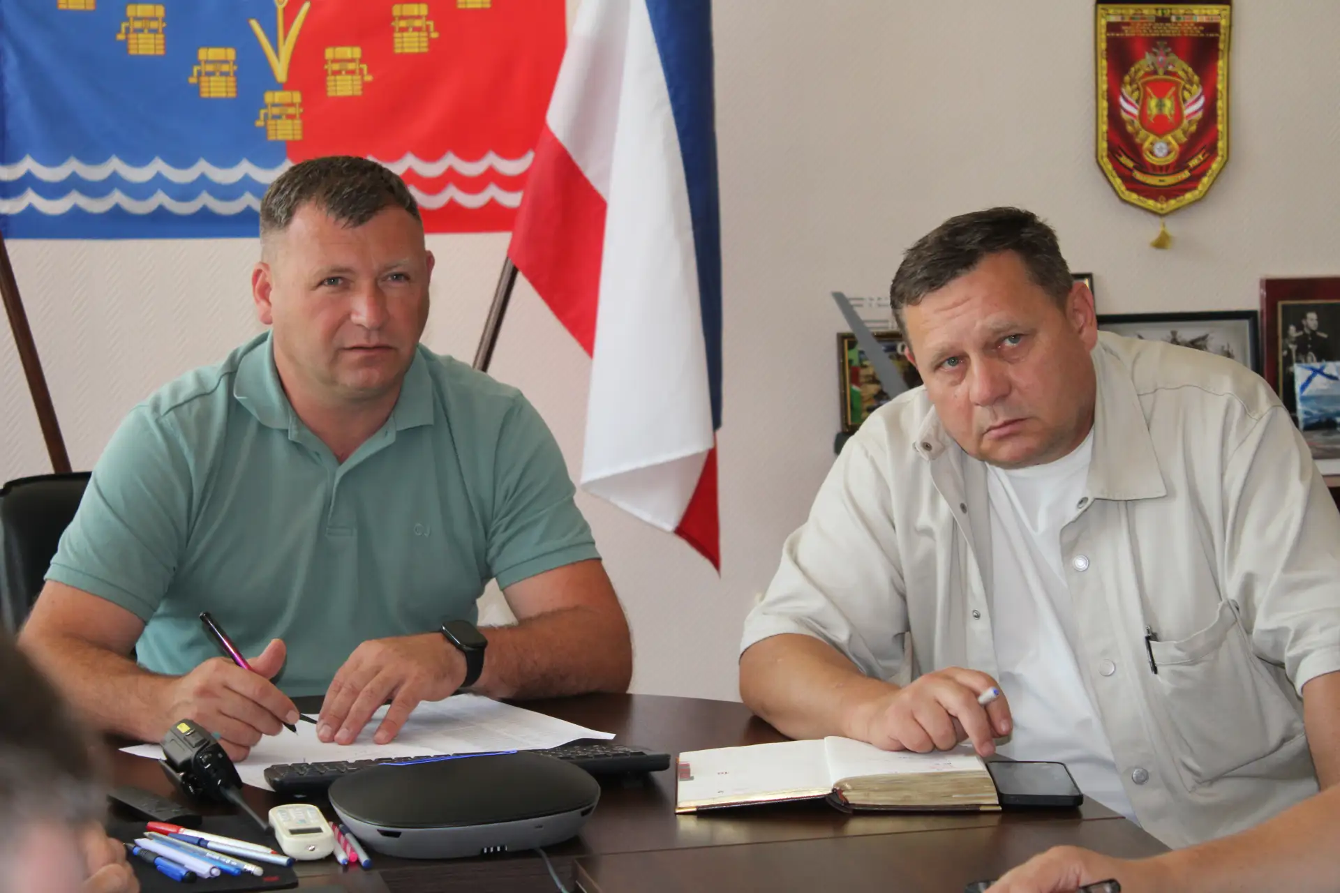 📌 Глава Администрации Ленинского района Игорь Крутьков совместно с заместителями главы...
