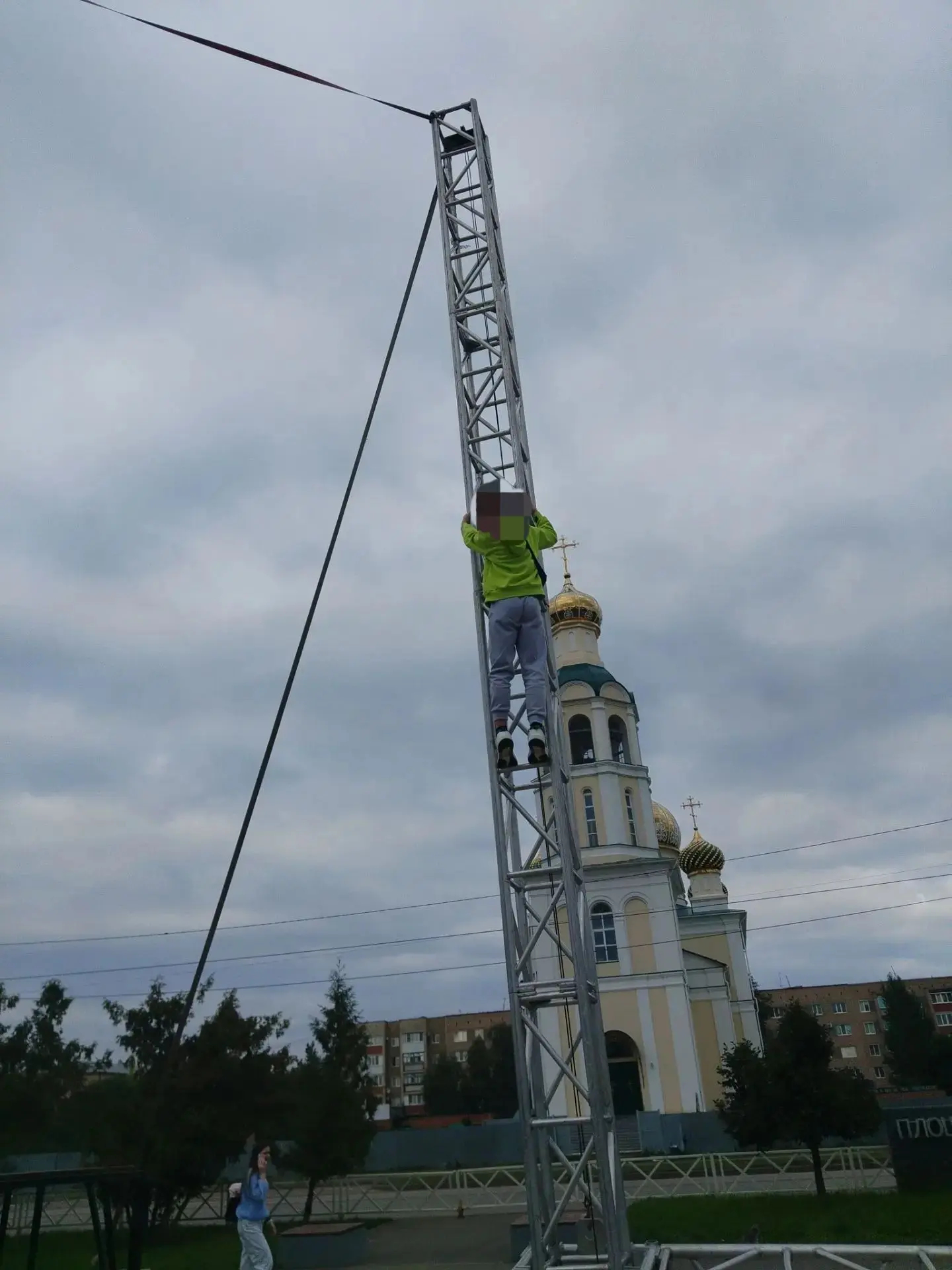 Опять лазиют на дк