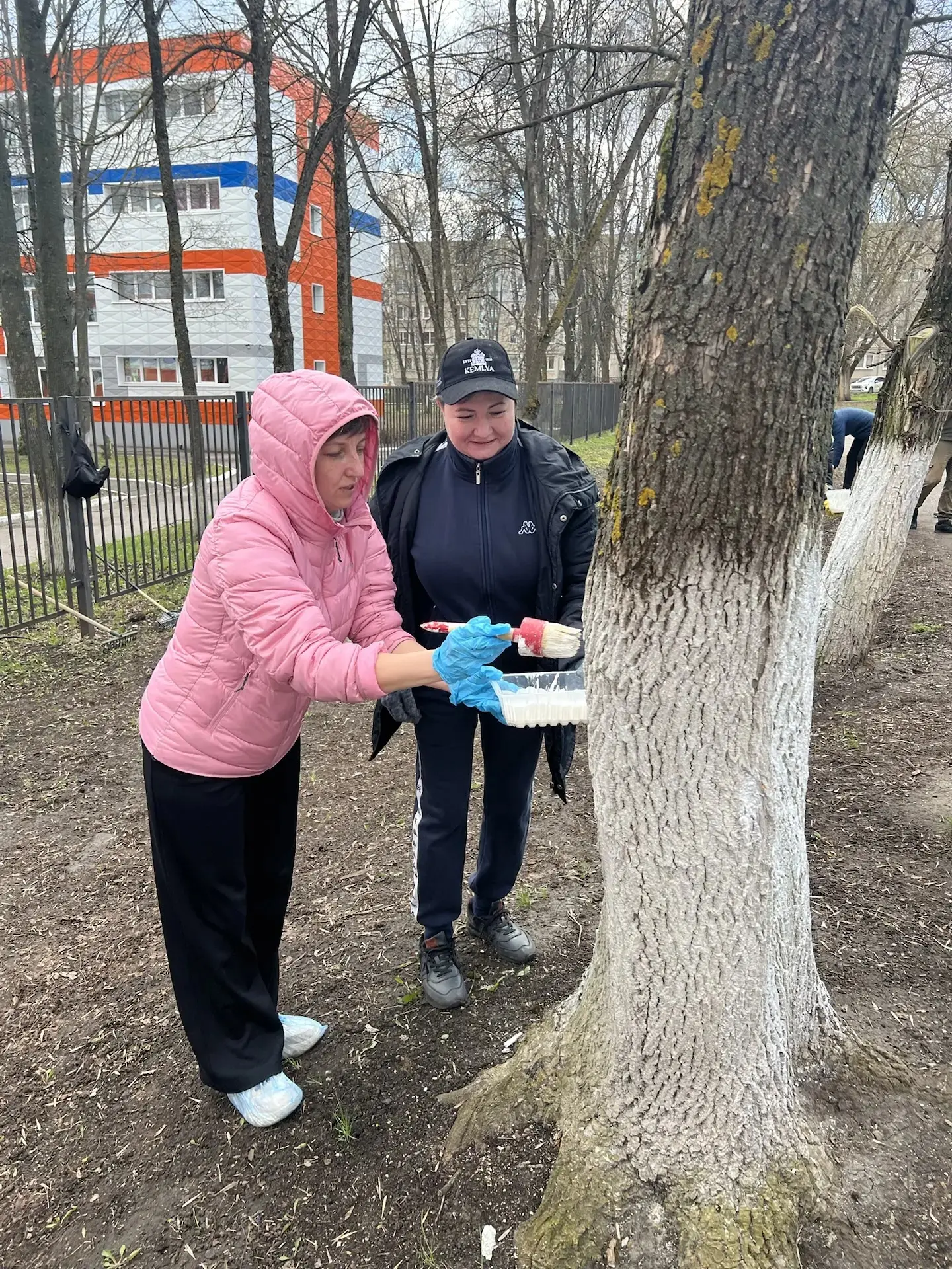 🌿 Чистота начинается с нас!🌿  🗓️ Май – время наводить красоту в родном лицее.  🚮 Дружно вышли на суб