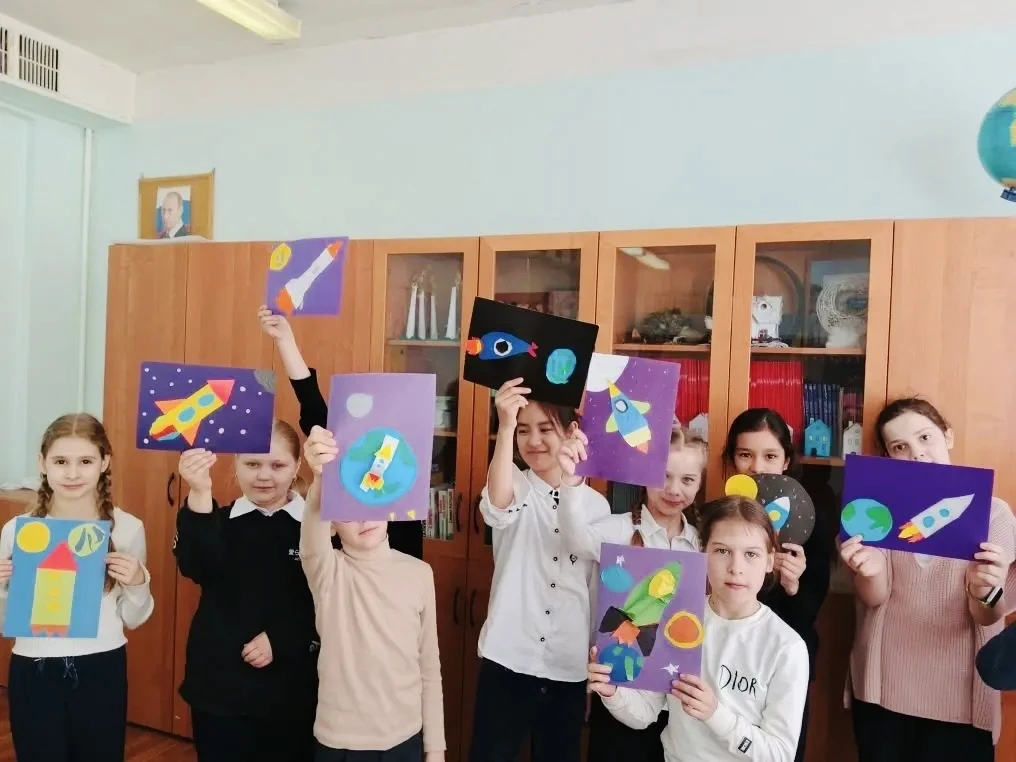 12 апреля отмечается День космонавтики! 🚀🪐✨  🦅🇷🇺 В рамках всероссийской акции «Путь в космос» Орлята
