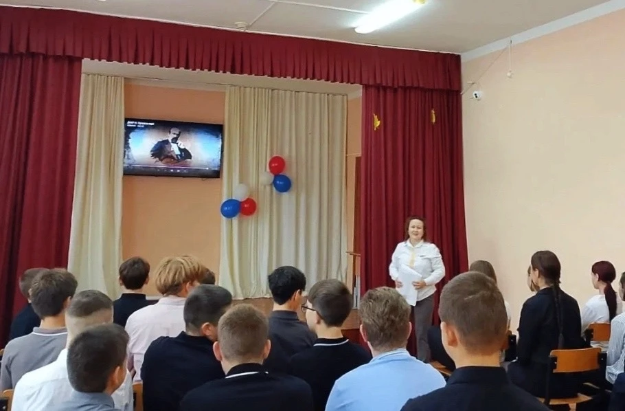 ✅Обновленный курс «Разговоры о важном» стартовал в школах, колледжах и техникумах Киров...