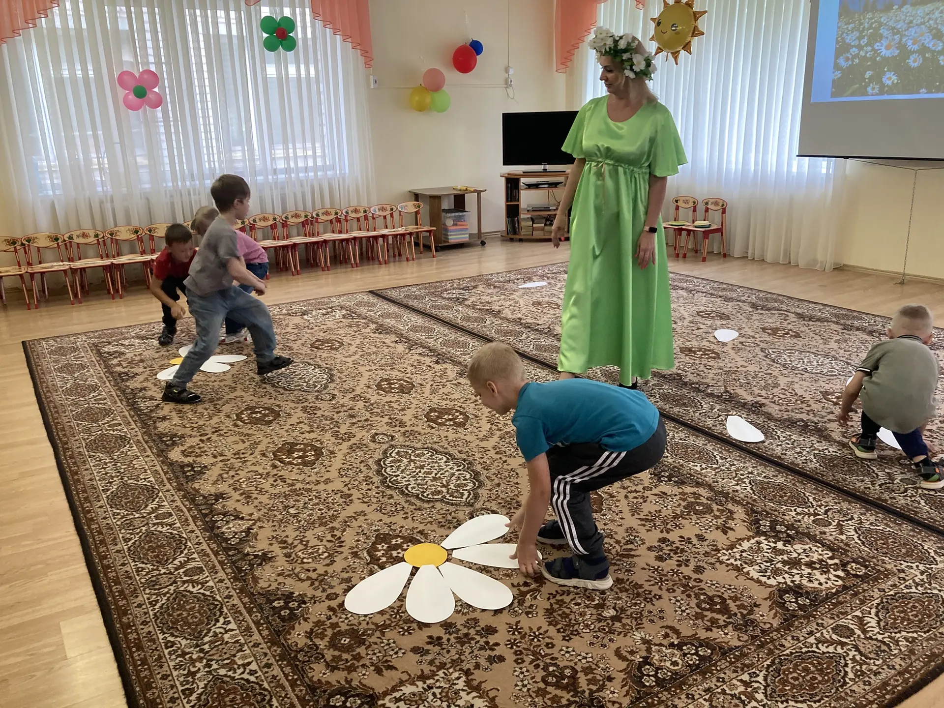 Семья для каждого из нас-это гавань тепла и уюта, любви и взаимопонимания.