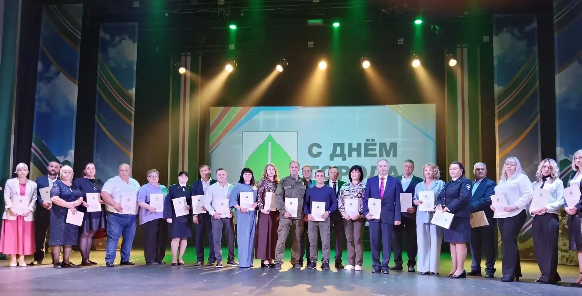 Сегодня в Центре культурного развития прошло торжественное собрание, посвященное праздн...