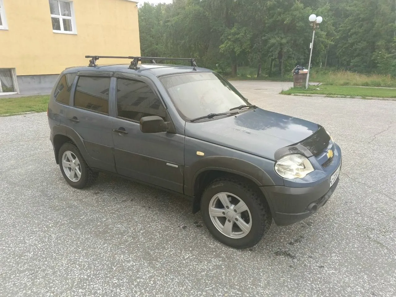 В продаже Нива Шевроле, 2010 года. Собственник, оформлена на меня! Авто на отличном ходу, подвеска в