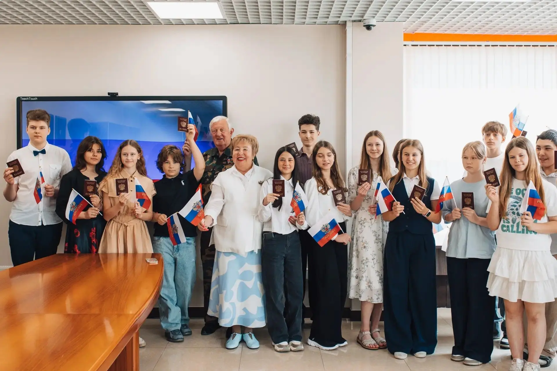 ПЕРВЫЙ ПАСПОРТ - БОЛЬШОЙ ШАГ ВО ВЗРОСЛУЮ ЖИЗНЬ ! ✨

Сегодня в здании МФЦ торжественно вручили  первы