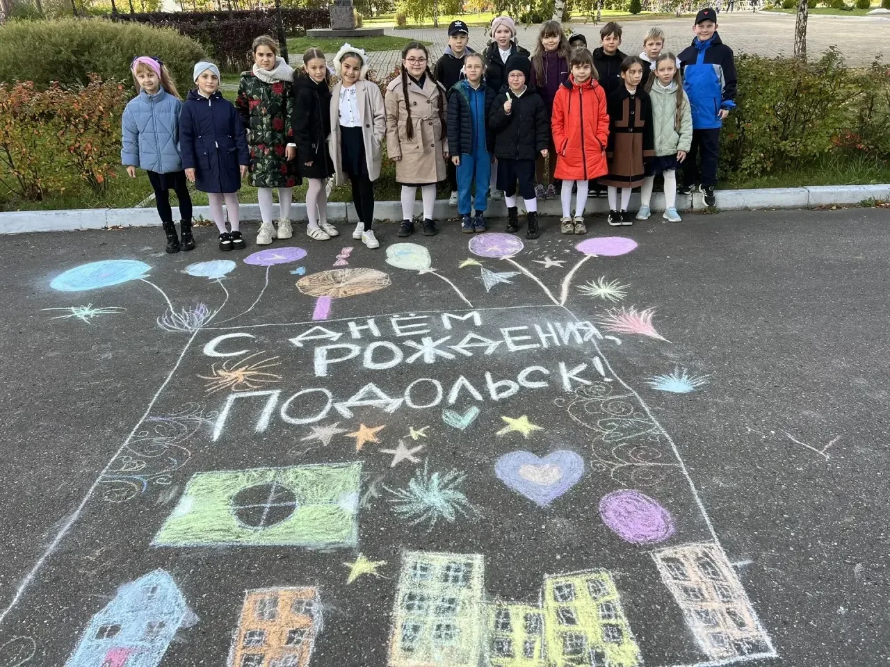 В преддверии Дня города Орлята России 3А класса (руководитель Ахмедова Г.М.) и 4Б класс...