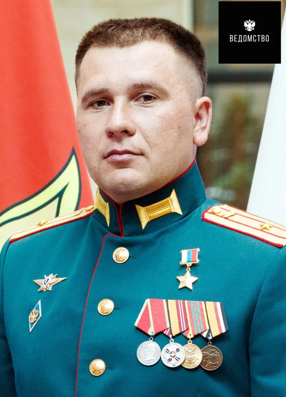 Раиль Габдрахманов — капитан, который прорвал оборонительный рубеж противника. Его танк...