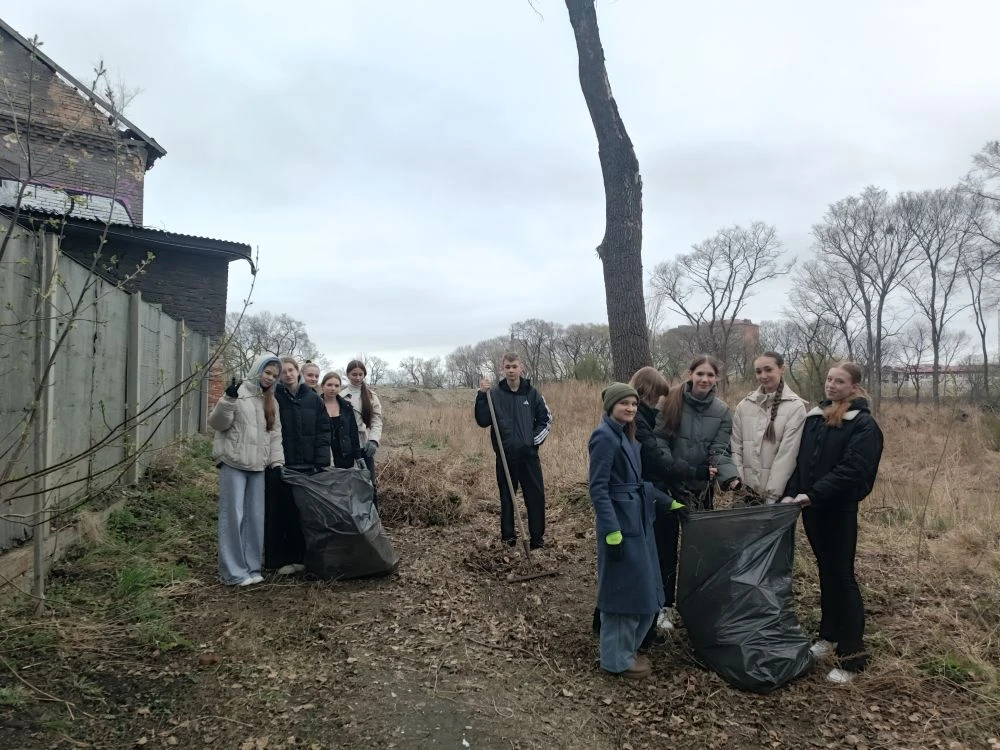 🌳 Добро возвращается бумерангом!  Сегодня волонтёрский отряд нашей школы «Бумеранг» под руководством