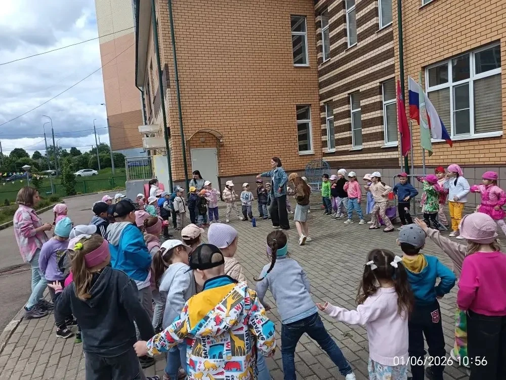 Лето - самое любимое время года для всех детей на планете. В первый день лета отмечаетс...