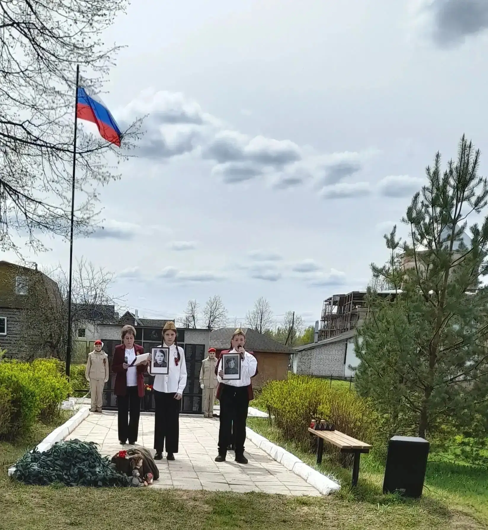 ✅ Представители юнармейского отряда "Ястреб", Желагина Валерия (8д)и Куликова Ксения (7г), 9мая в с.