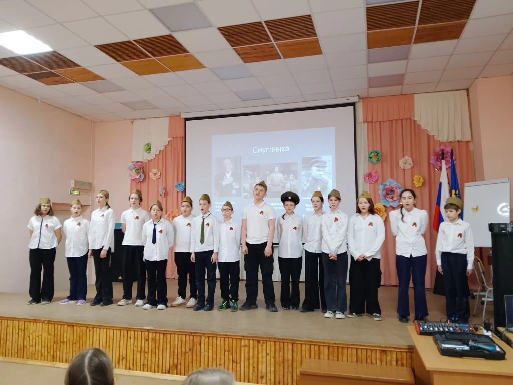 Пятые классы только начали участие в проекте Песни Великого Подвига. Поэтому они рассказывали истори