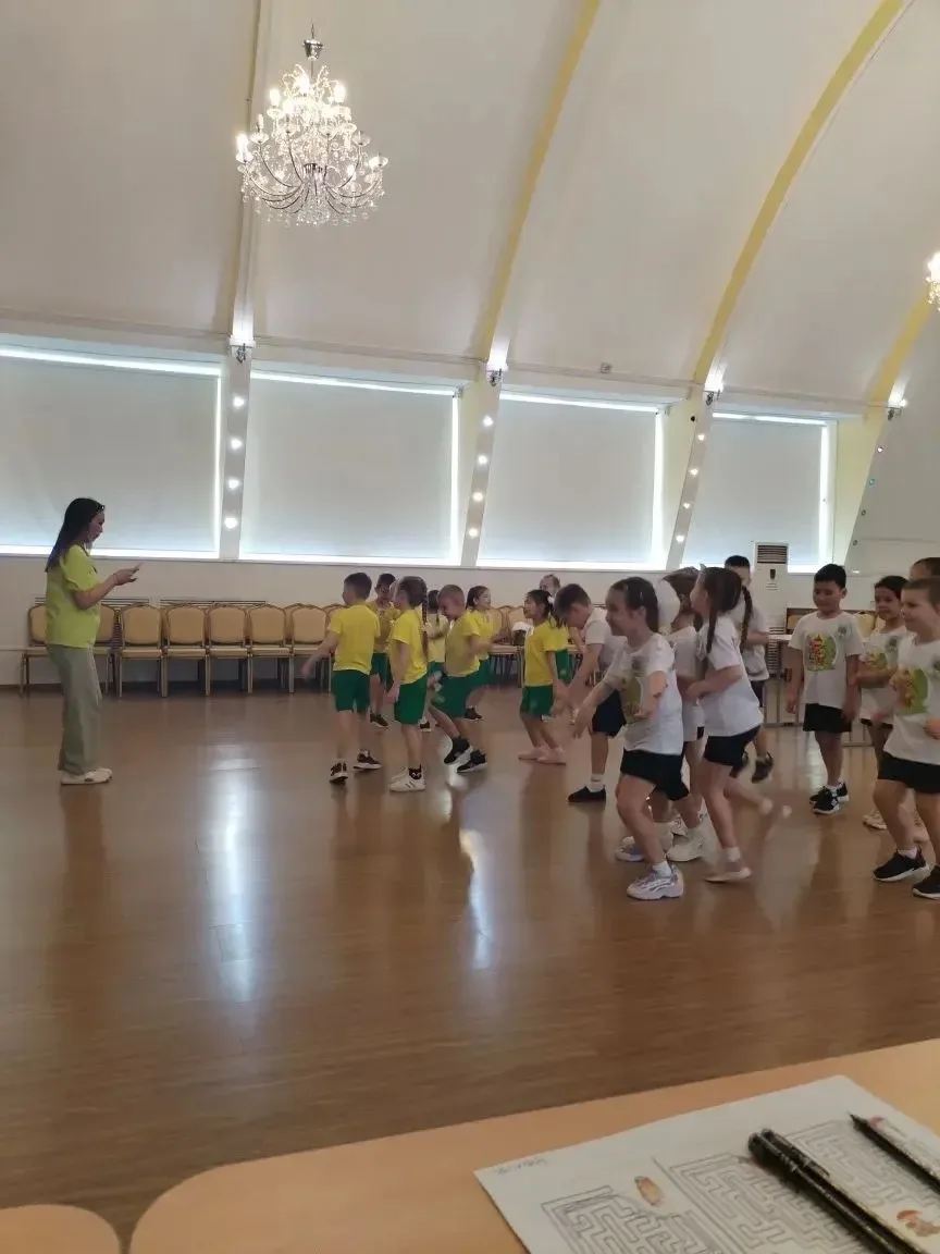 🍀 Юные экологи Ленского района превращают мусор в искусство и раскрывают тайны природы  В конце апре