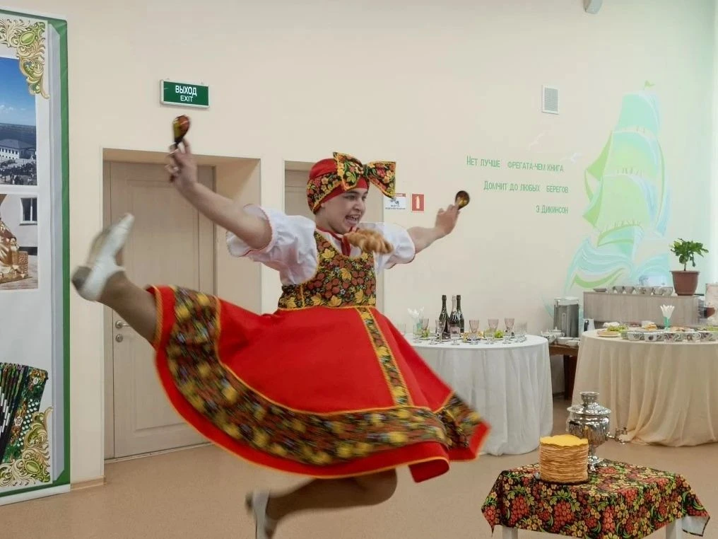 💃 «Легенда» поздравила Заинскую библиотеку со 130-летием