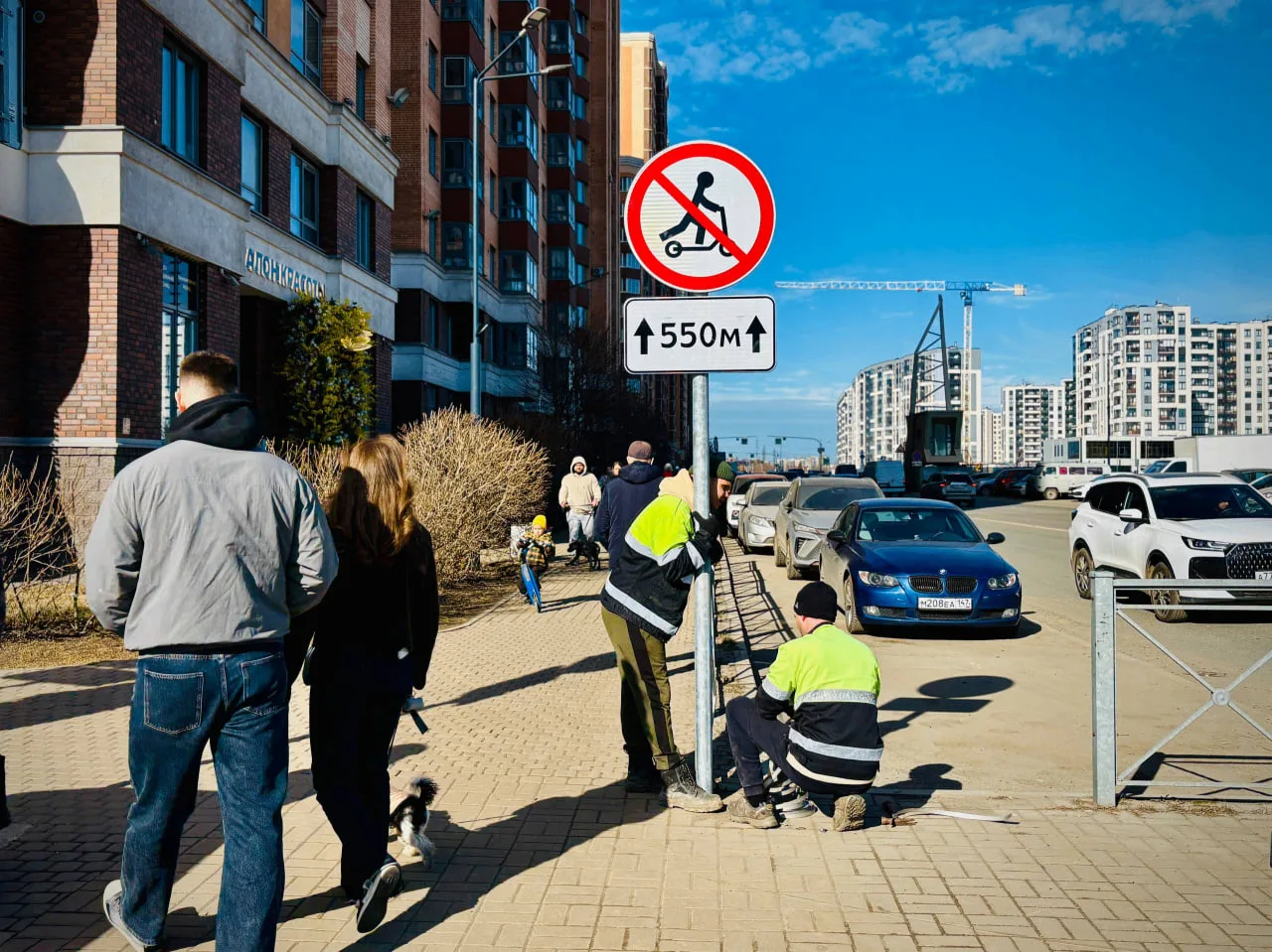 В Кудрово установили знаки, запрещающие движение на электросамокатах.  Администрация Заневского посе
