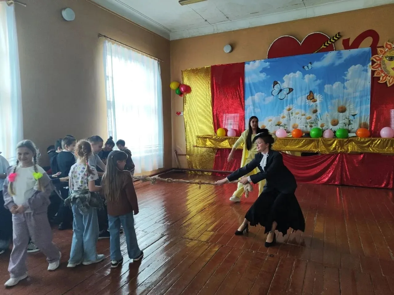 Второй день летнего пришкольного лагеря "Семицветик" на базе ГБОУ "ОШ № 56 Г.О. МАКЕЕВКА". Утро нача