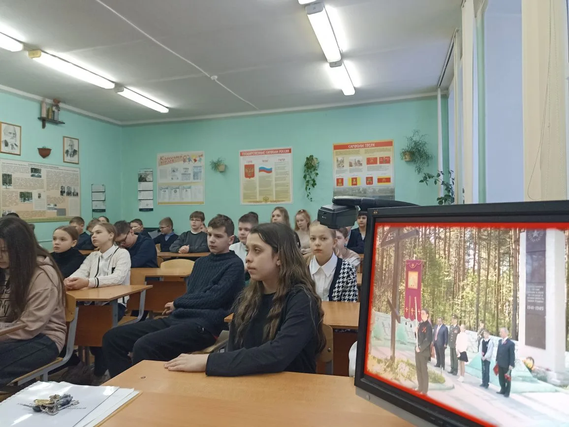 В МОУ СОШ №43 продолжается реализация общешкольного проекта "Бобачевское воинское захоронение".  20 
