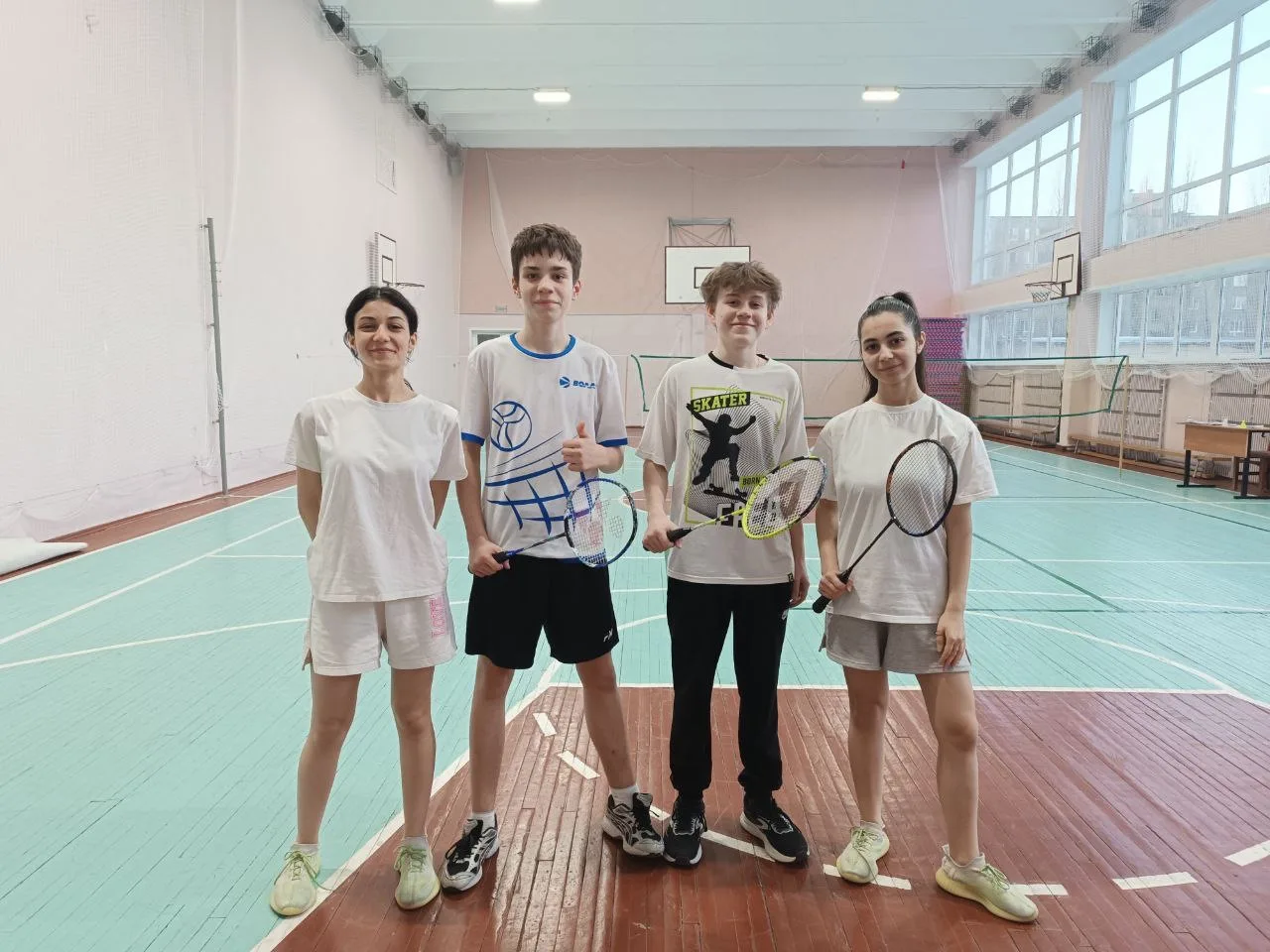 🏆 СЕРЕБРЯНЫЙ УСПЕХ! 🏆  Наши ребята отлично выступили на районных соревнованиях по бадминтону и получ