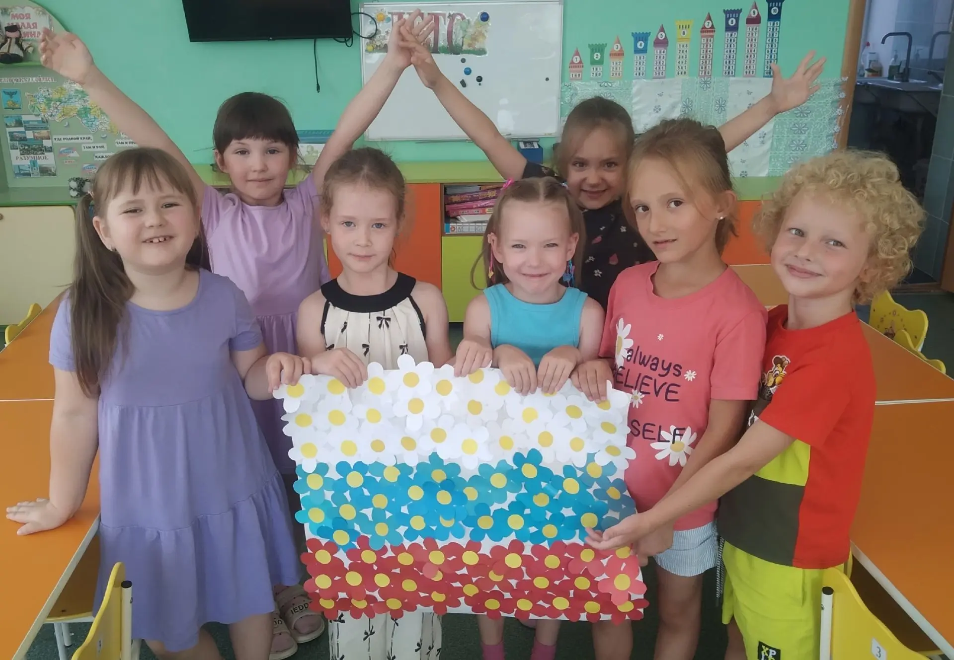Готовимся ко Дню флага России! 🇷🇺🇷🇺🇷🇺