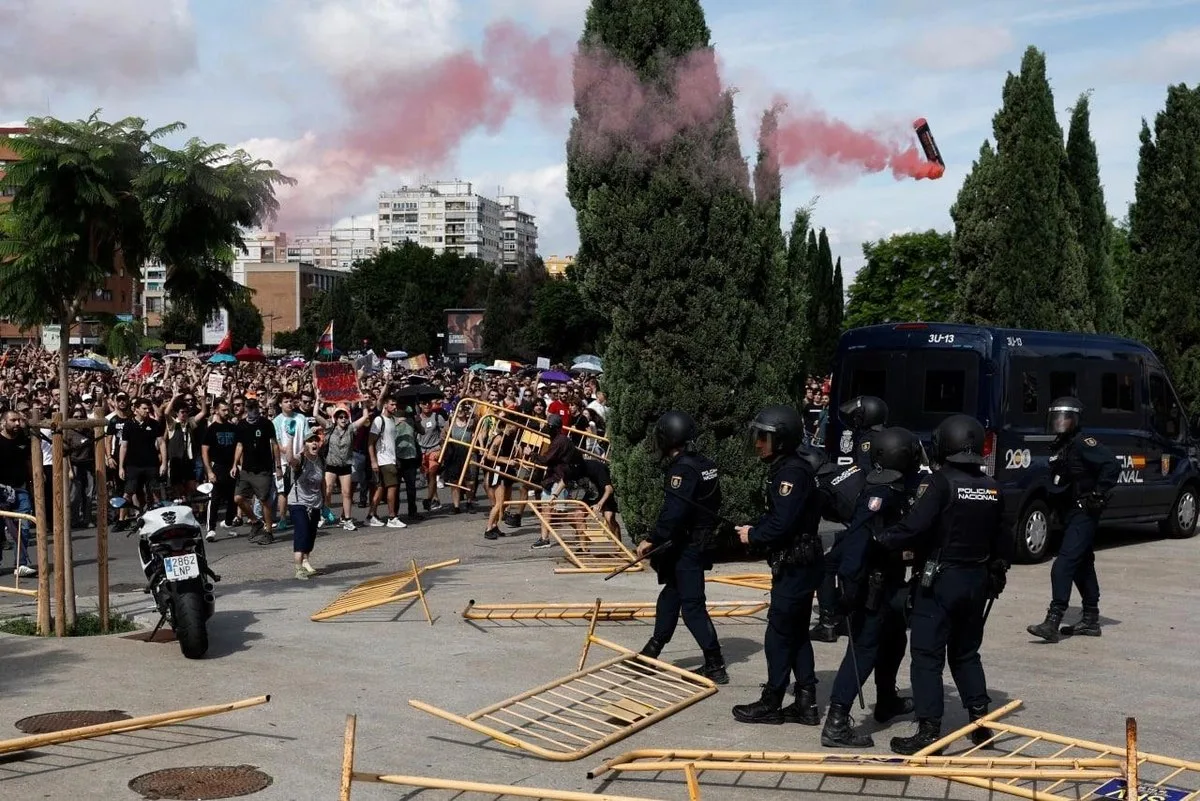 В Испании десятки городов вышли на протесты из-за дорогой аренды