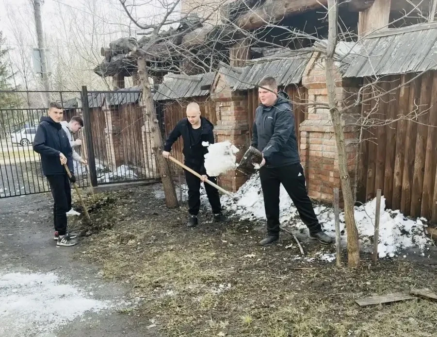 🌿🐝Весна начинается здесь: месячник  благоустройства в нашем колледже продолжается…  ➡️Еще в начале а