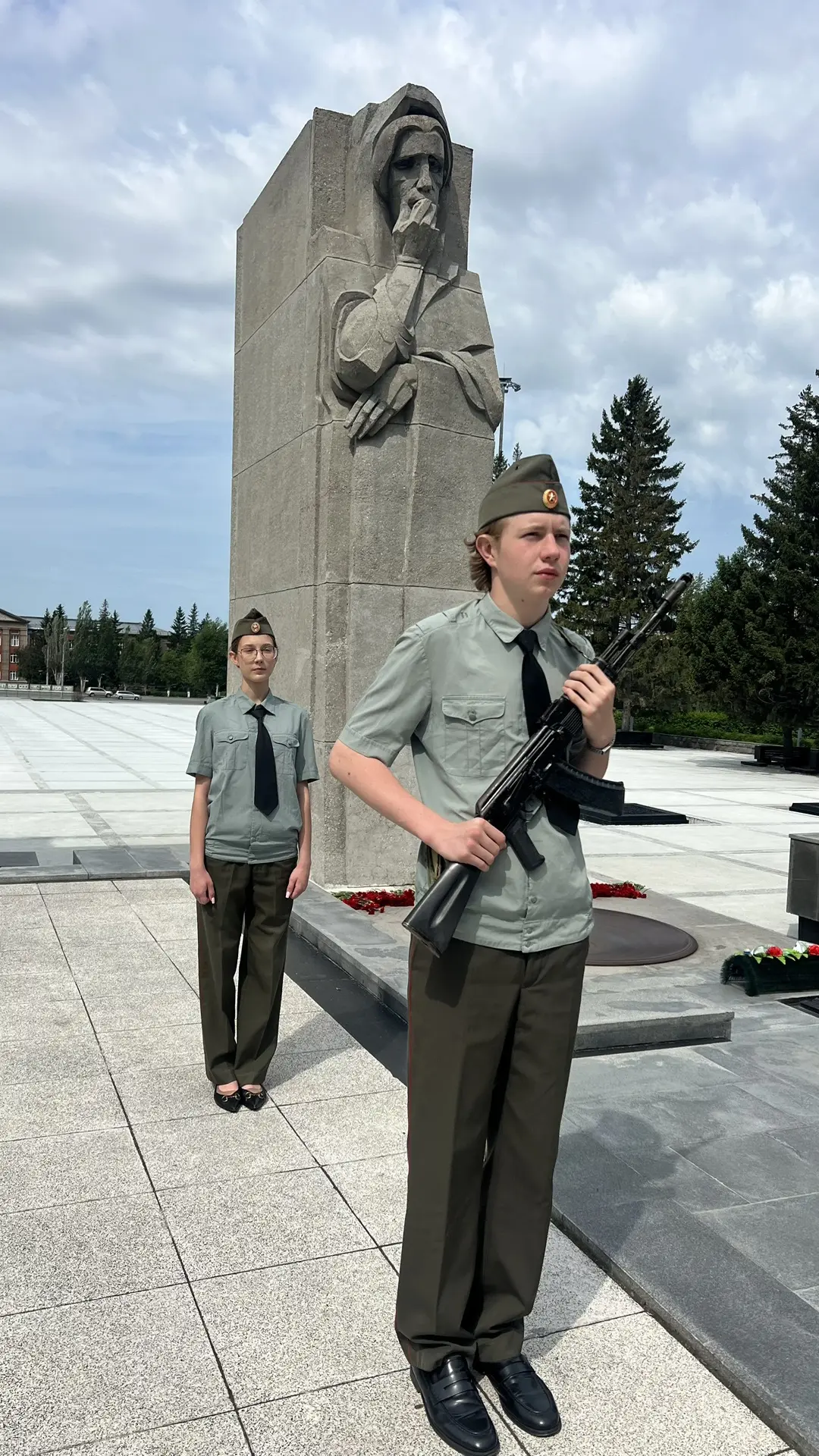 Пост №1
Большая благодарность нашим ребятам, Полине Дмитриевне и Никите Юрьевичу 

Андросенко Ваня
Е