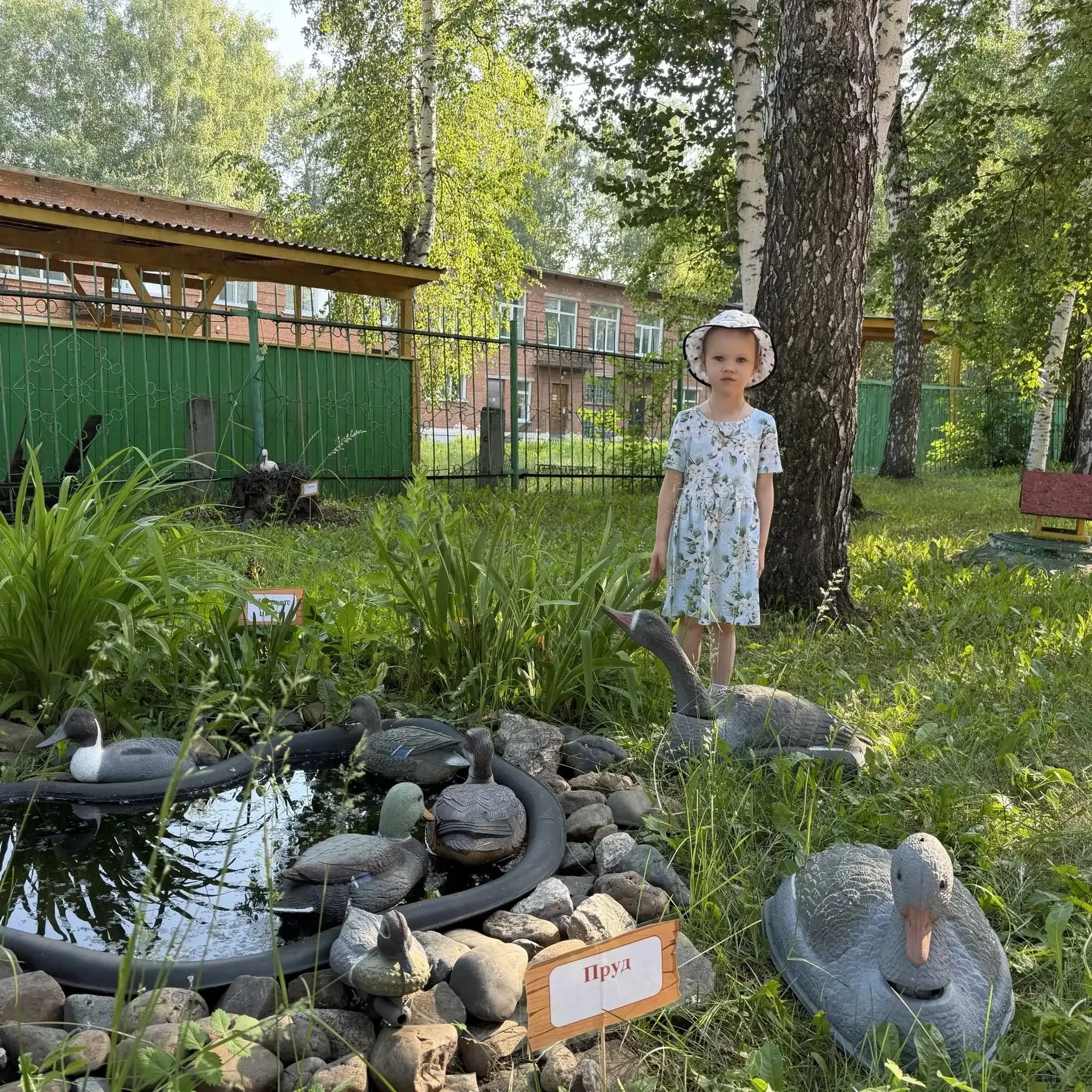 🐦 Путешествие по экотропе: наблюдаем за перелётными птицами! 🦆Сегодня наши юные исследователи отпр