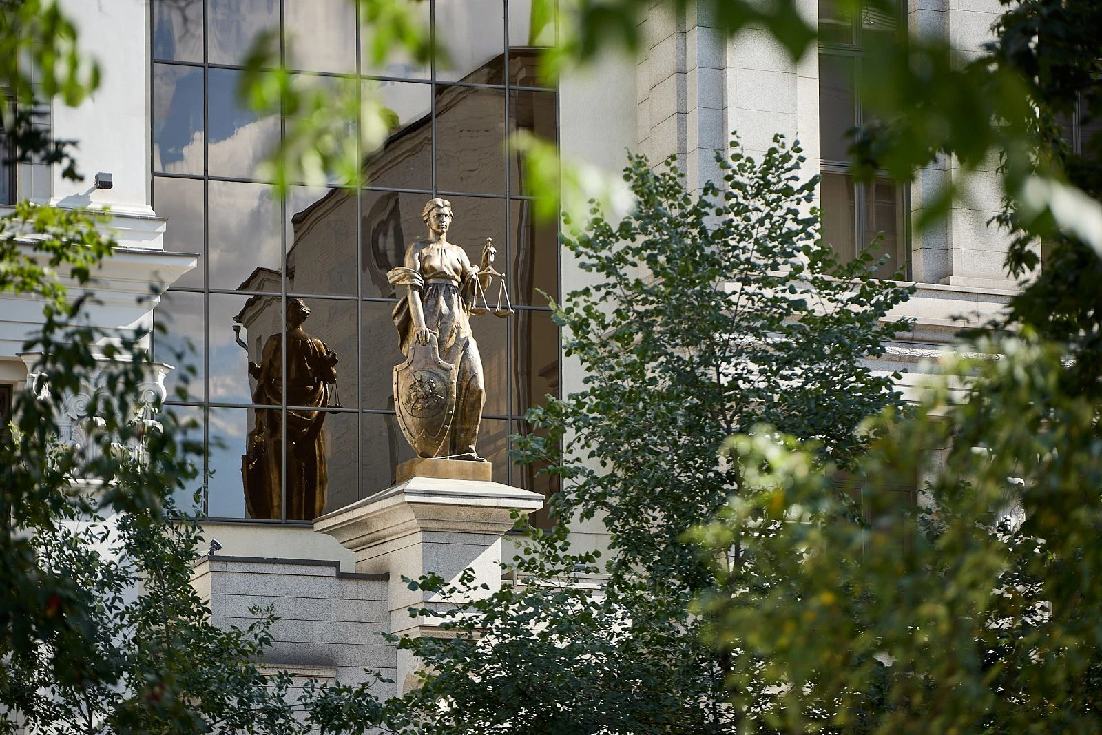 ВС России напомнил условия признания сделки неравноценной.