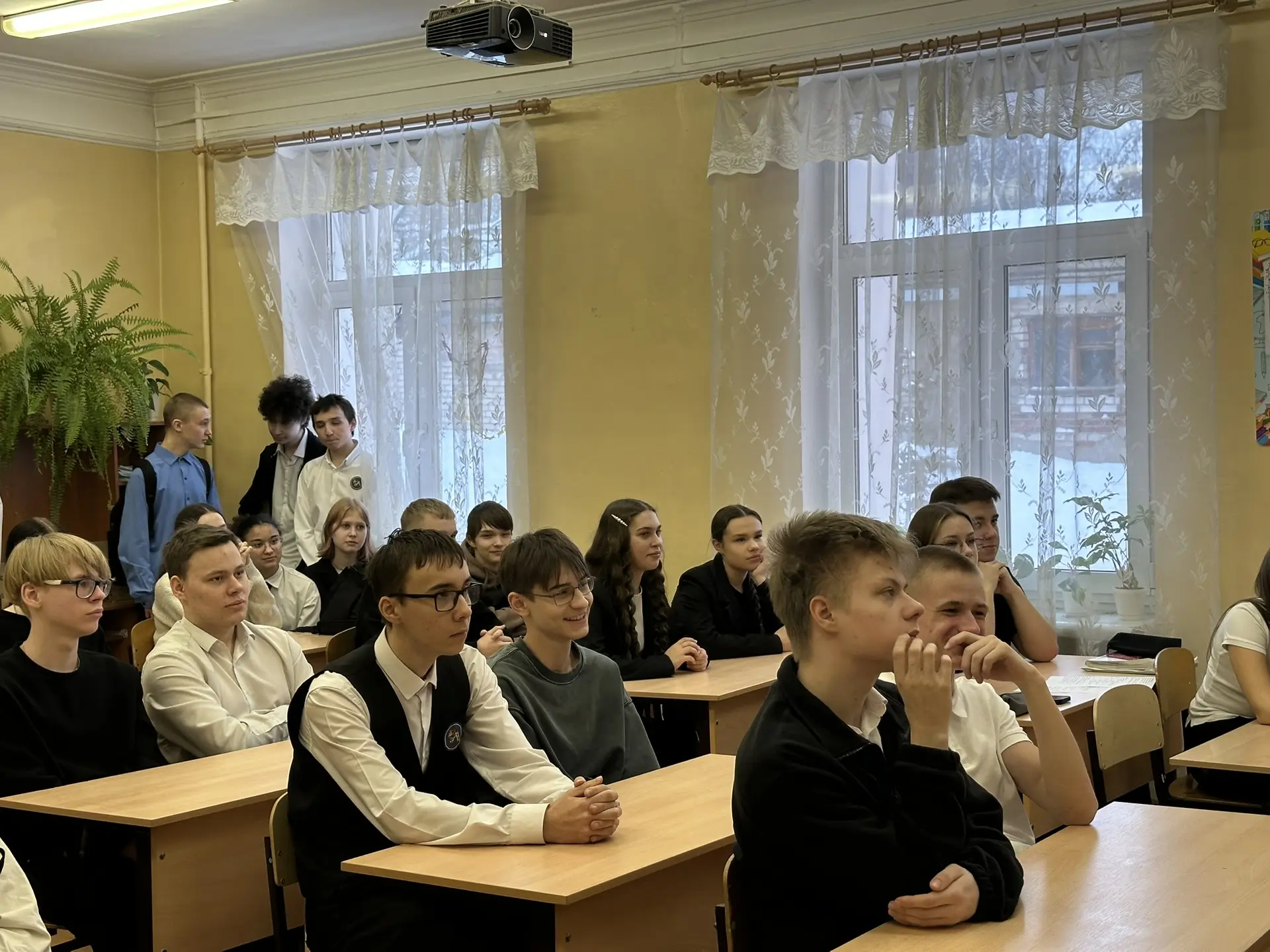 Студенты ГАТУ посетили нашу школу! Сегодня наша школа стала местом встречи с представителями Вятског