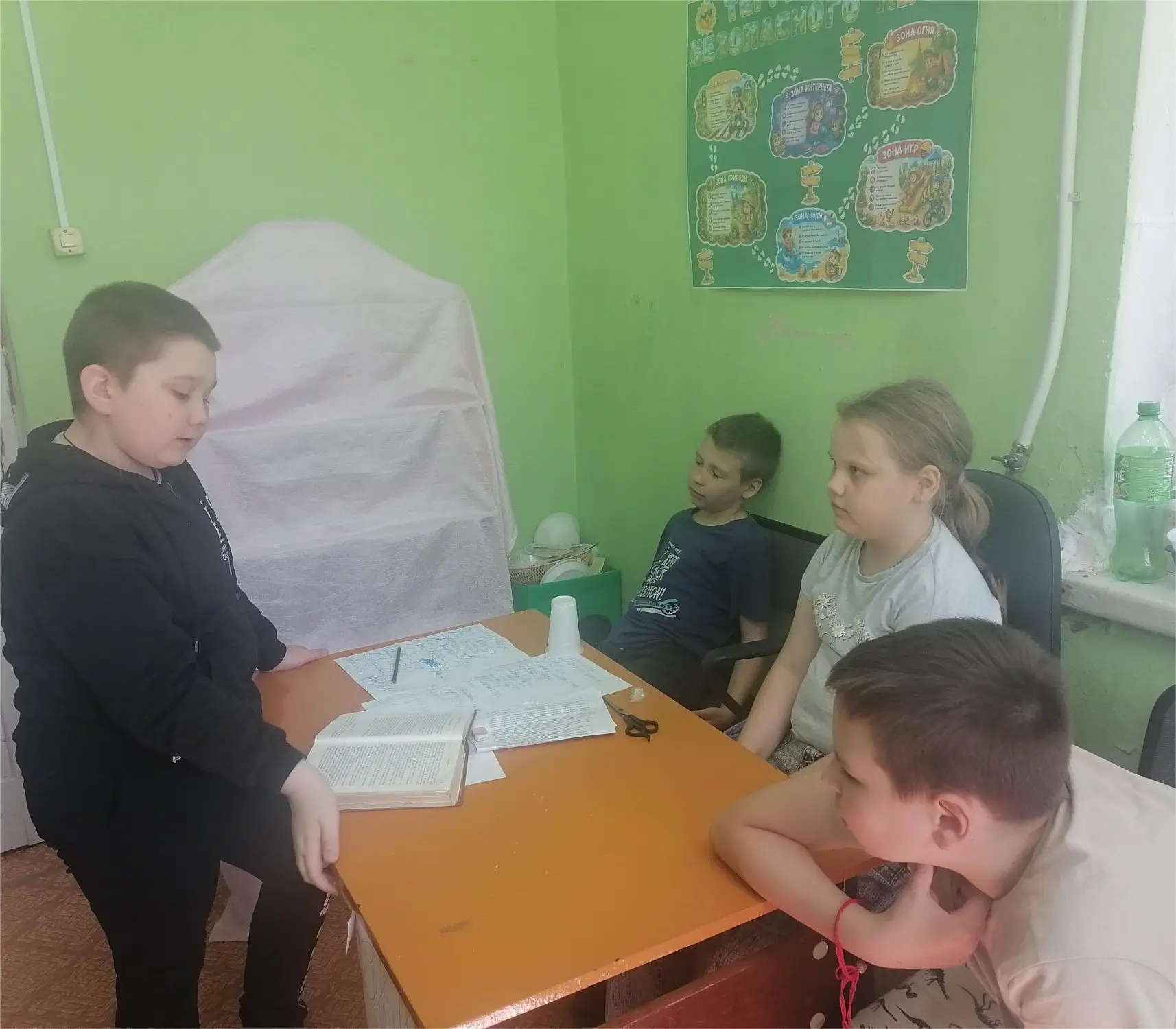Сказка относится к устному народному творчеству. В сказке всегда происходят необычные, ...