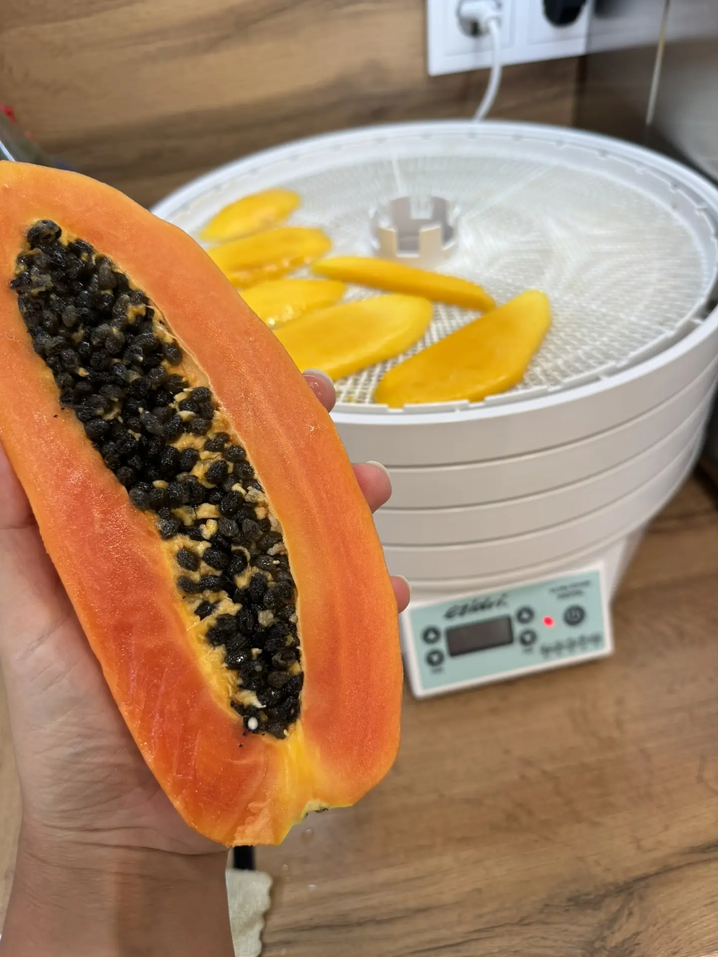 Я влюбилась в папайю ещё во время путешествия на Кубу😍  И ещё тогда у меня закралась мысль о том, ка