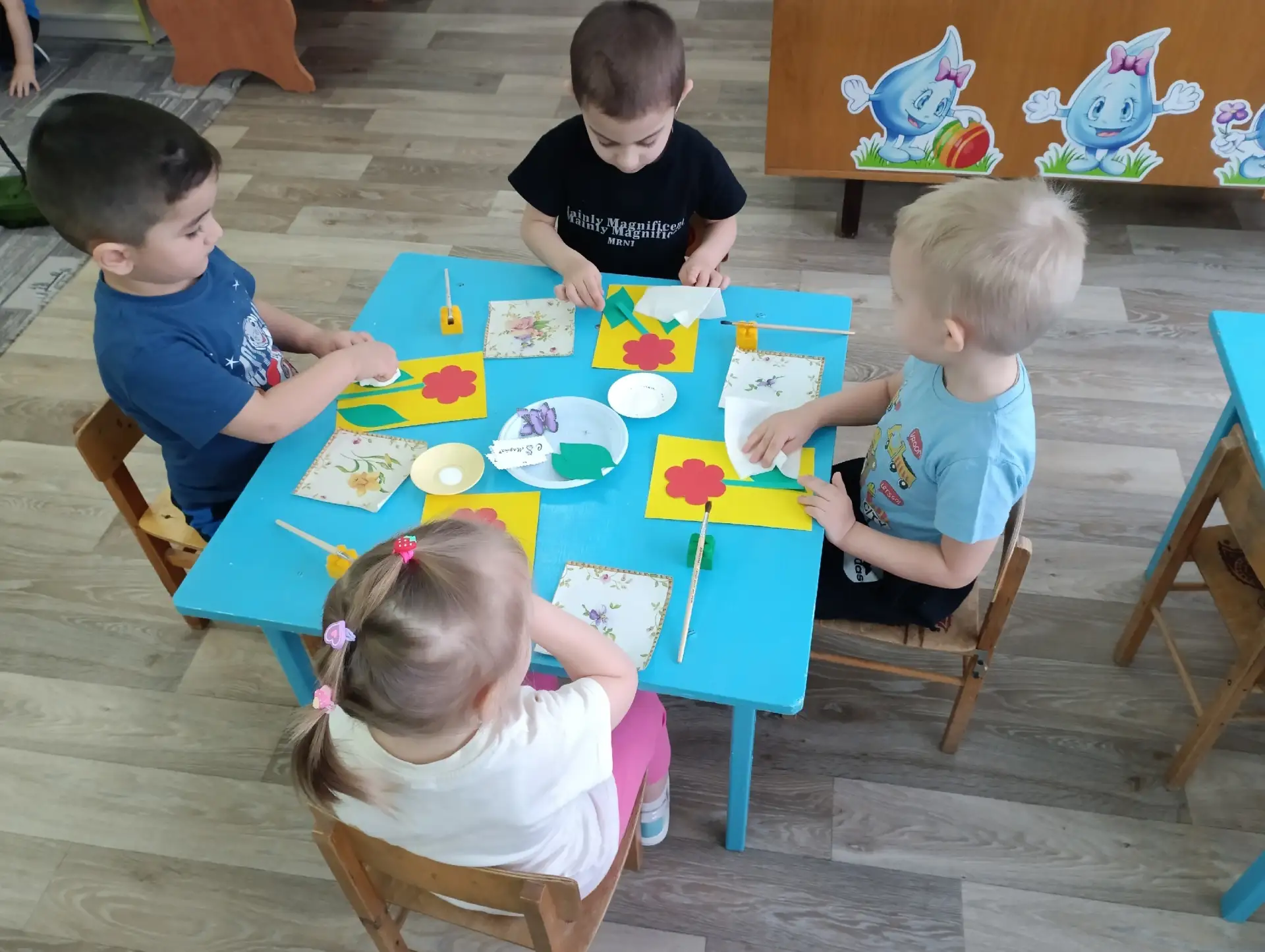 Сегодня яркий праздник,
