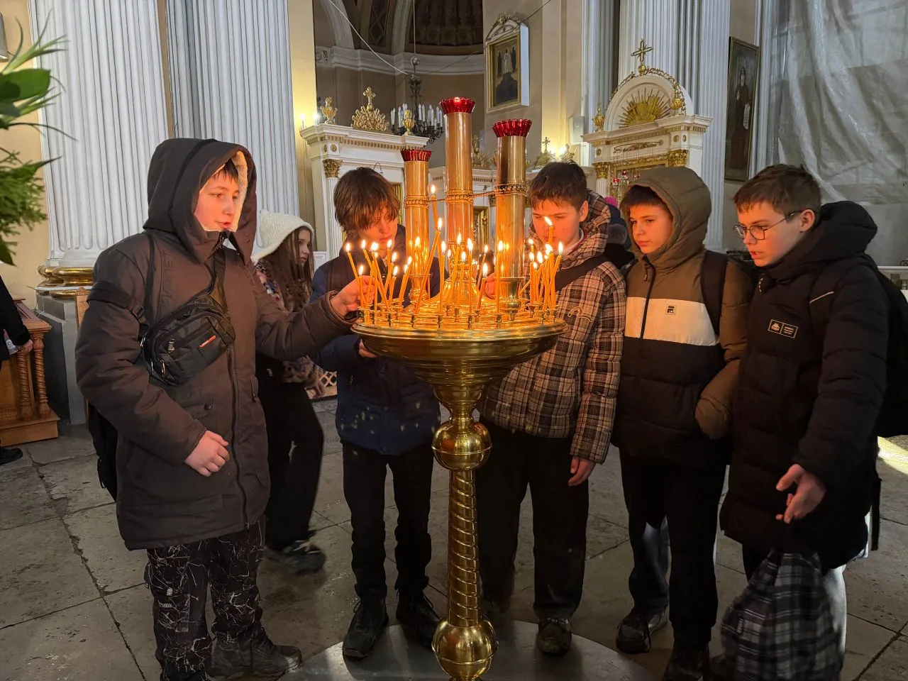 🇷🇺 Урок истории в стенах Лавры: 6 «Б» погрузился в эпоху Александра Невского!  6 февраля, наш 6 «Б» 