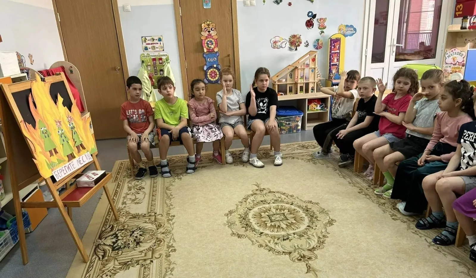 В МОУ "Рождественская СОШ", дошкольное отделение корпус 1, в рамках занятий по пожарной безопасности