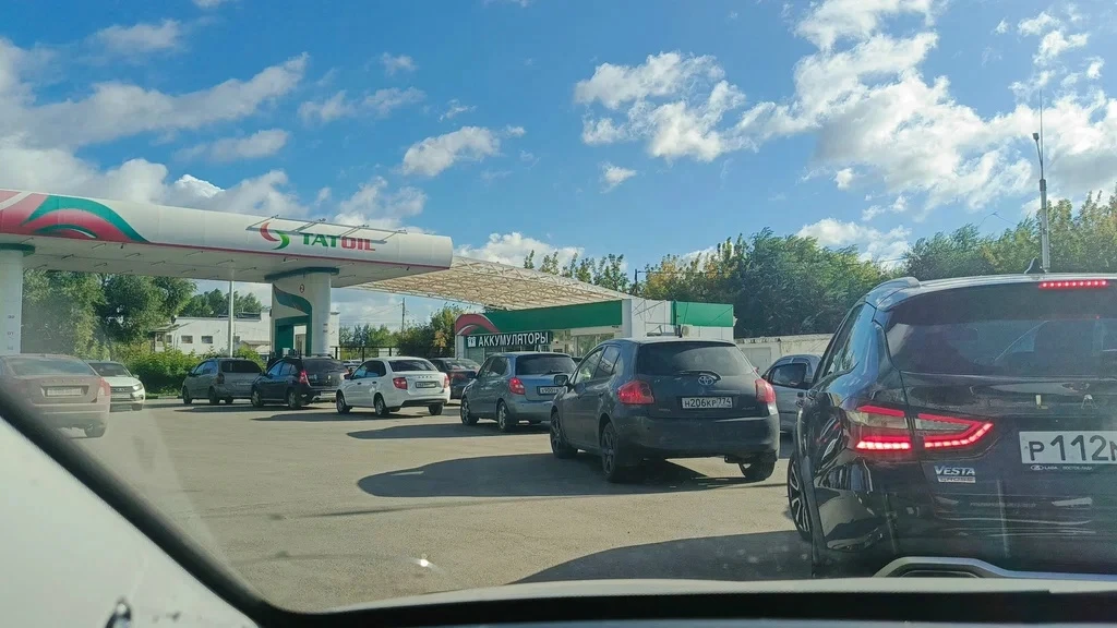 ❗🚨 БЕНЗИН С ДИЗЕЛЕМ: В ЧЕЛЯБИНСКЕ ВОДИТЕЛИ ПОЖАЛОВАЛИСЬ НА АЗС TATOIL