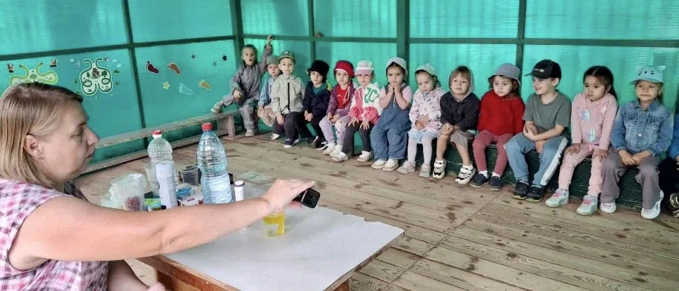 💧 Наука начинается с игры!

✅А вы знали, что обычная прогулка в детском саду может превратиться в н