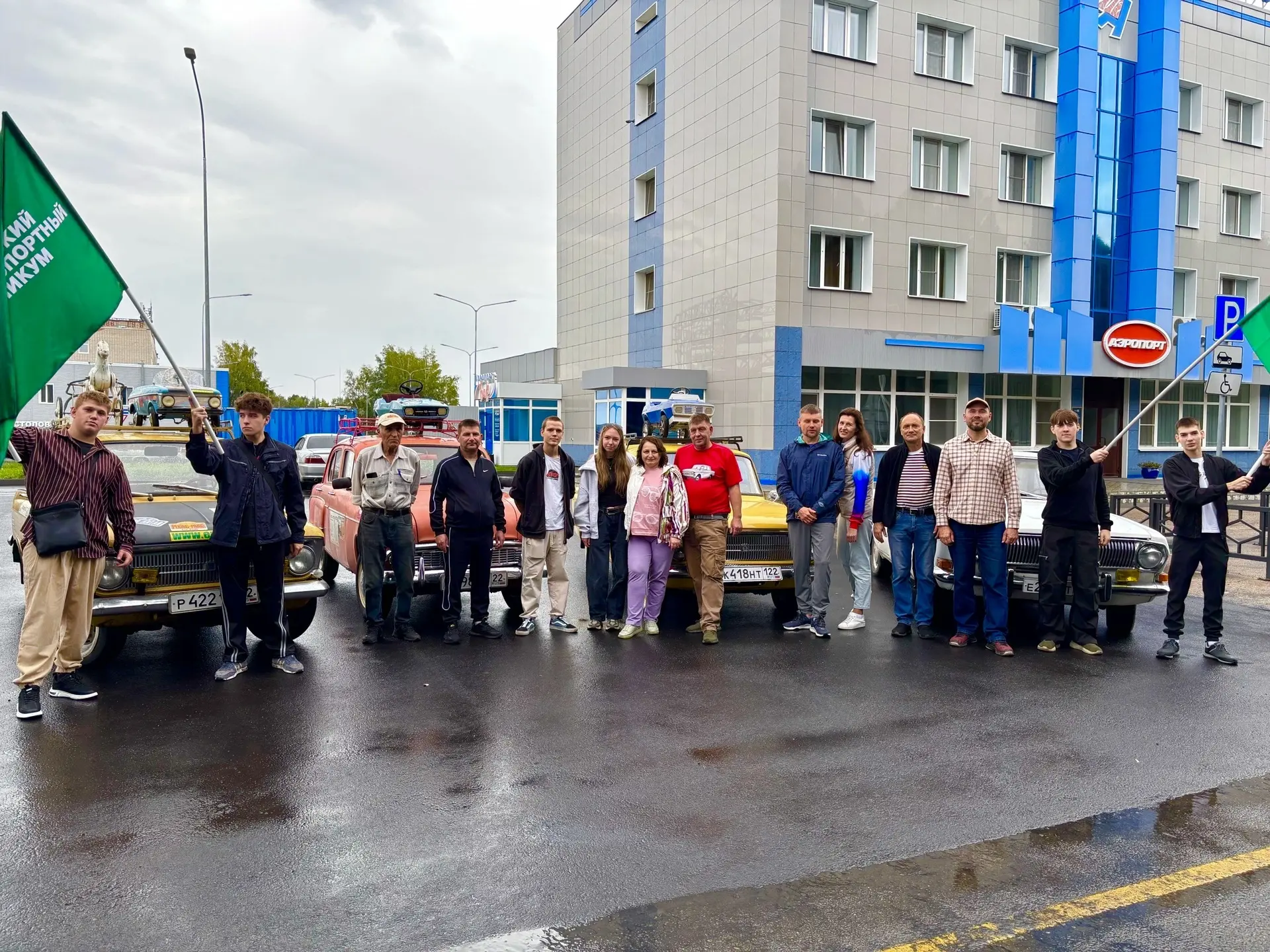 КОГДА ИСТОРИЯ ОЖИВАЕТ НА ДОРОГАХ: ретро-пробег в с.Павловск