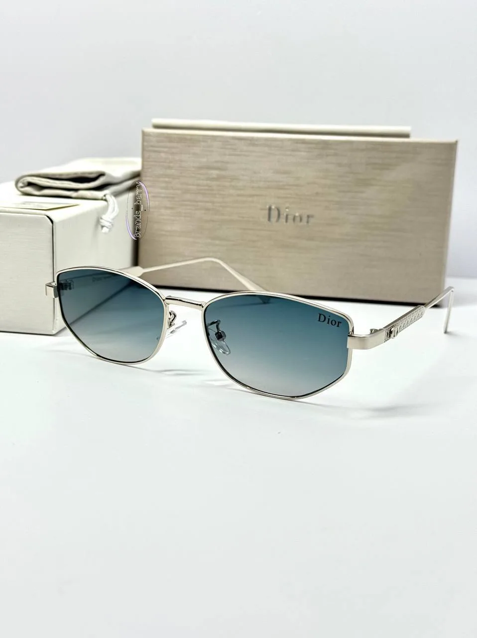🕶 Стиль, который не нуждается в представлении  Cartier • Bvlgari • Miu Miu • Celine  Те самые модели