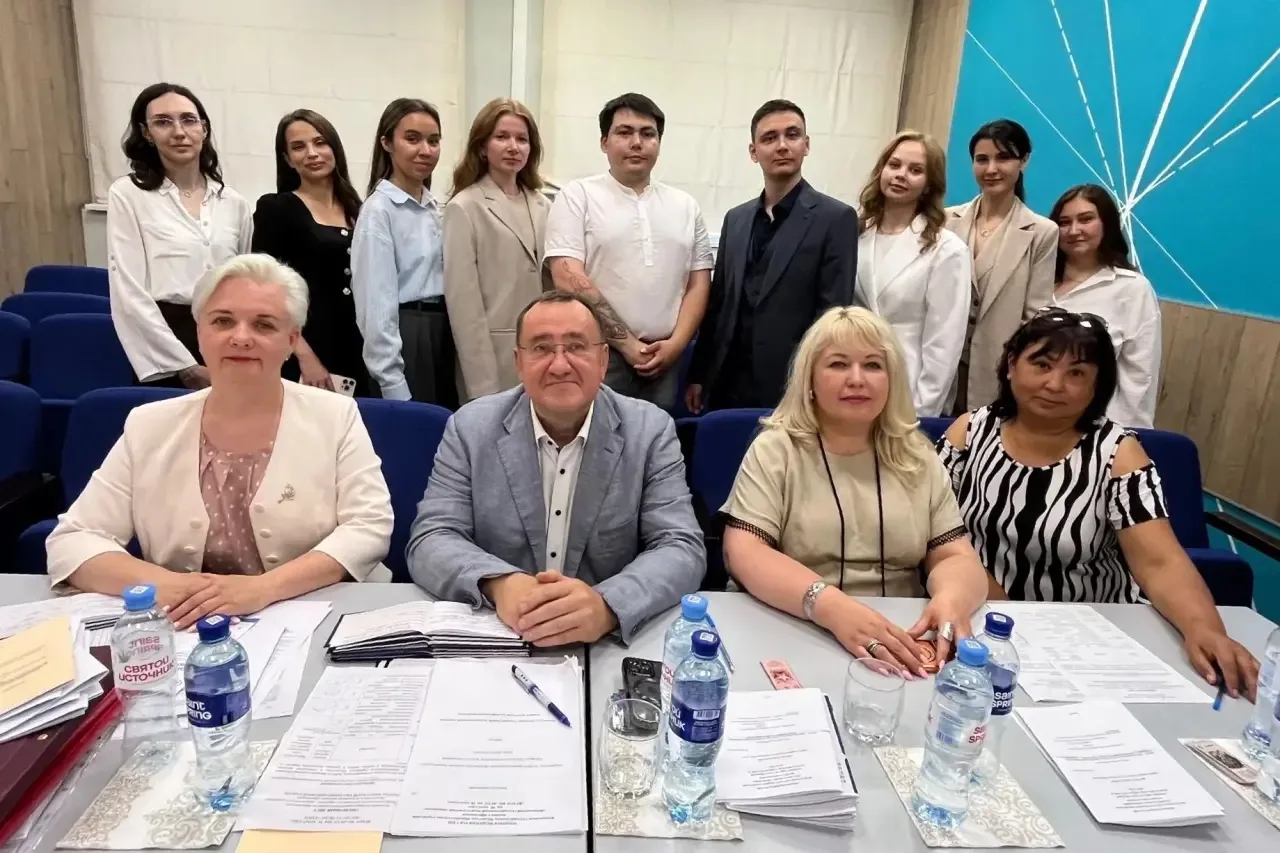 👨‍🎓 Состоялась защита дипломов по программе двойной магистратуры УШОС

16 июня в БГПУ имени М. Акм