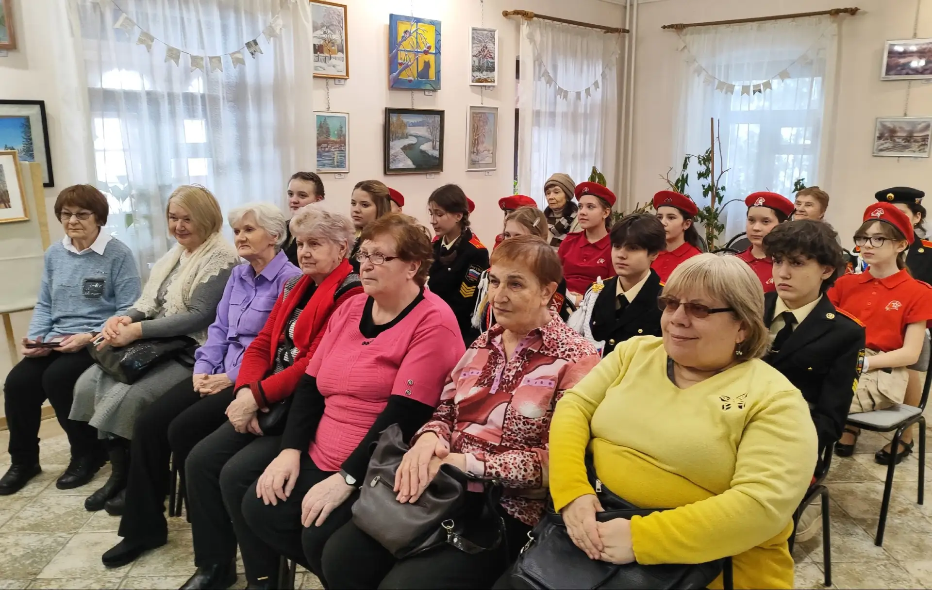 Деденевская школа присоединилась к всероссийской акции «Письмо солдату»✉️, чтобы поддержать моральны