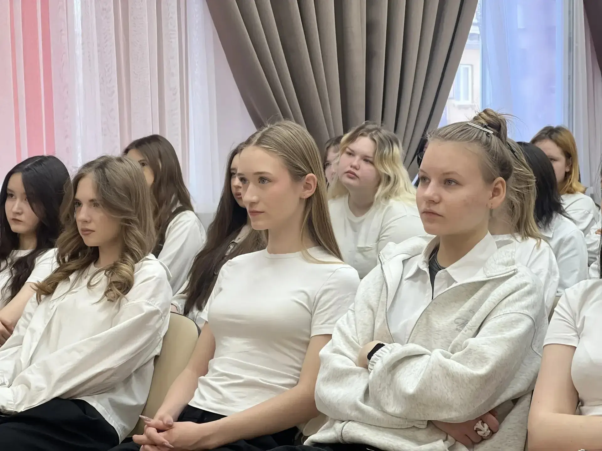 Герои среди нас: Классная встреча с участником СВО  В нашей школе прошла по-настоящему патриотическа