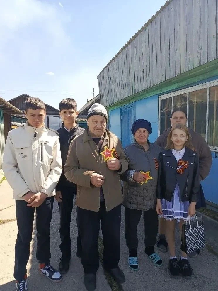 В преддверии 9 Мая учащиеся нашей школы подготовили искренние поздравления для тех, чьё...