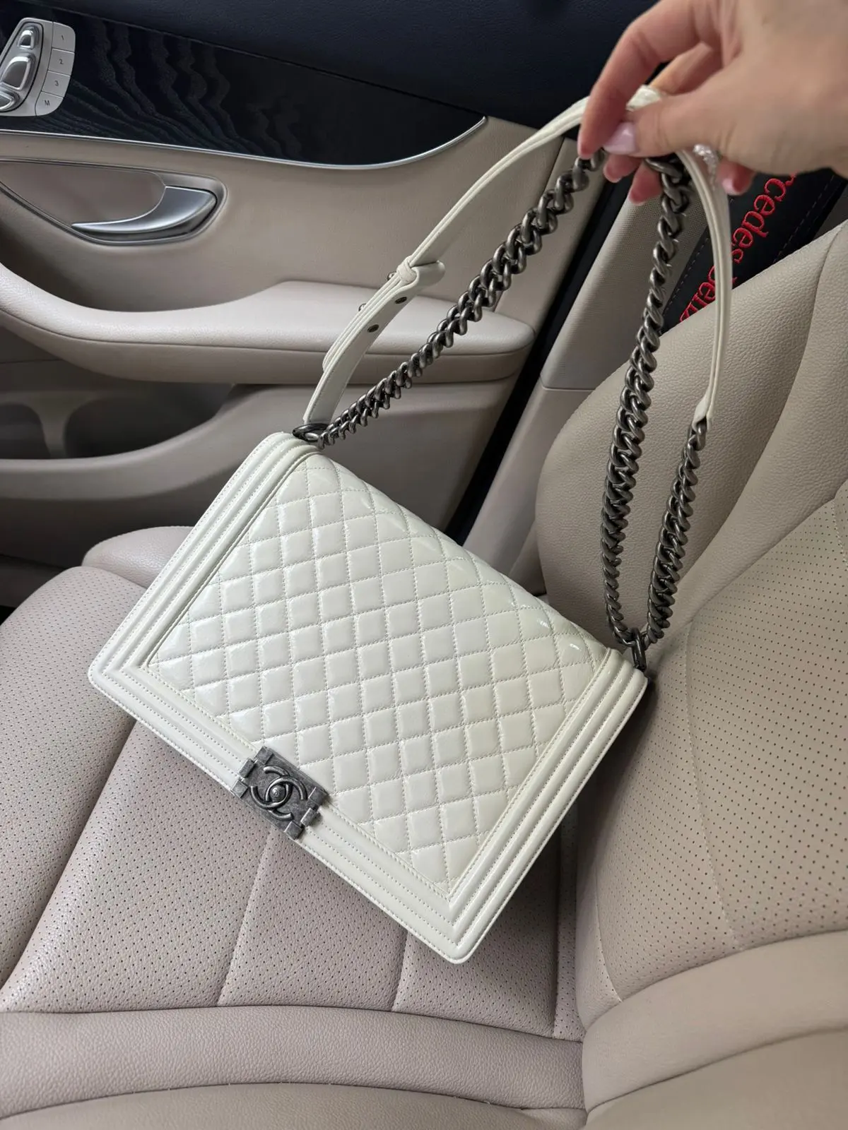 #5018

Chanel Бой 
Отличное состояние 
Без нюансов 
Карта , пыльник 
151.900₽

Yulia Hunters