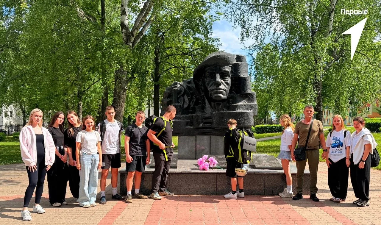 🏕 Активисты Движения Первых вместе со специалистами и Игорем Шаровым, заместителем директора Станции