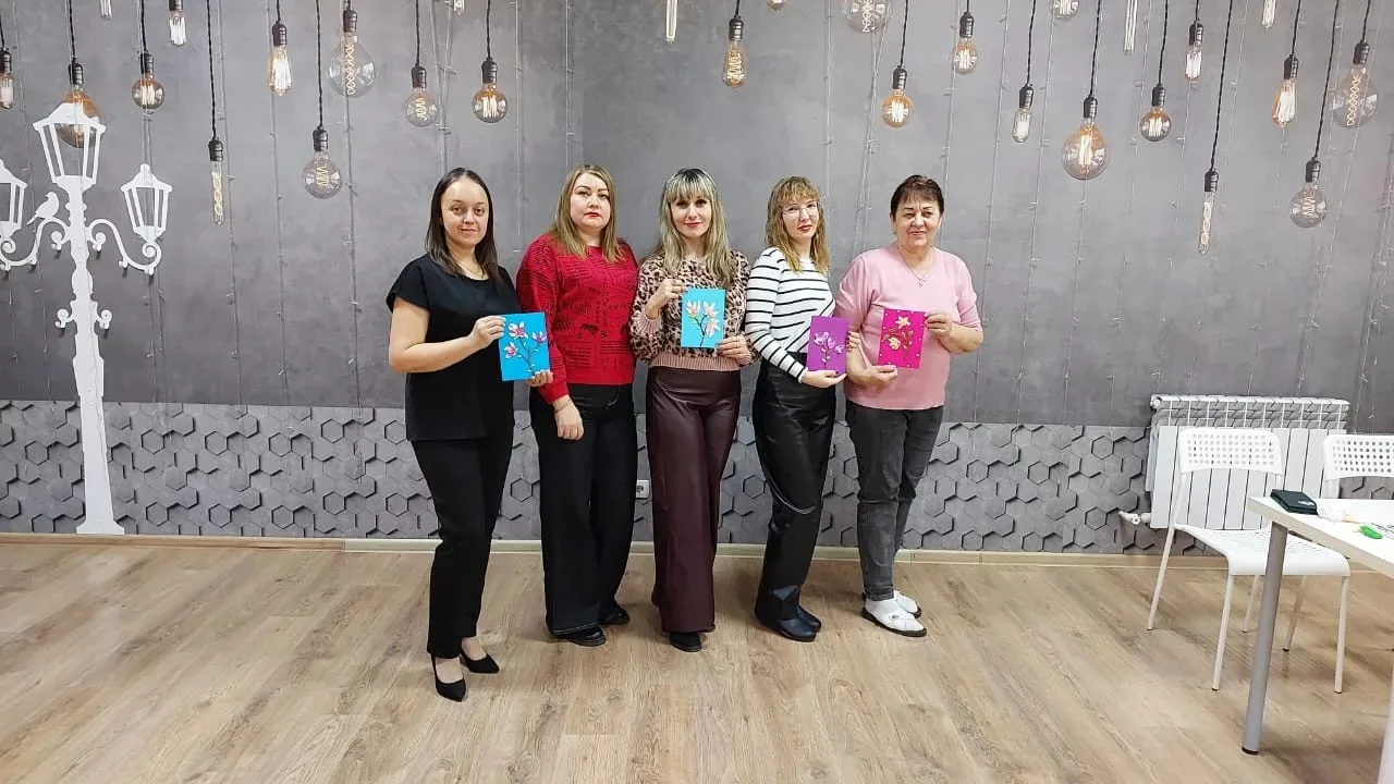 📖 В центре развития «Академия успешных людей» прошёл увлекательный мастер-класс на тему «Весна» в те