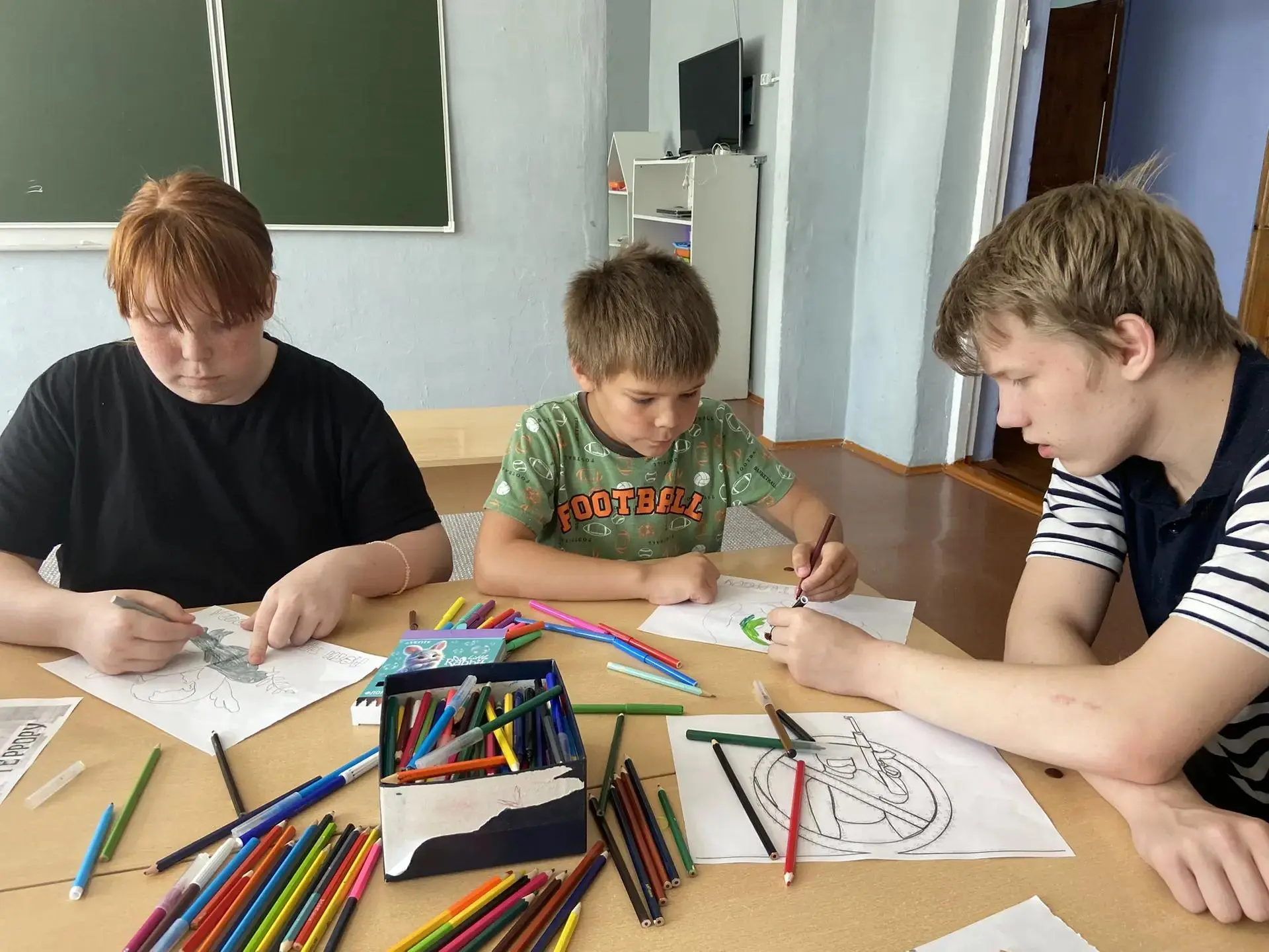 🖌🎨 Дети призывают к миру

Воспитанники нашего центра через рисунки показали глубокое понимание ант