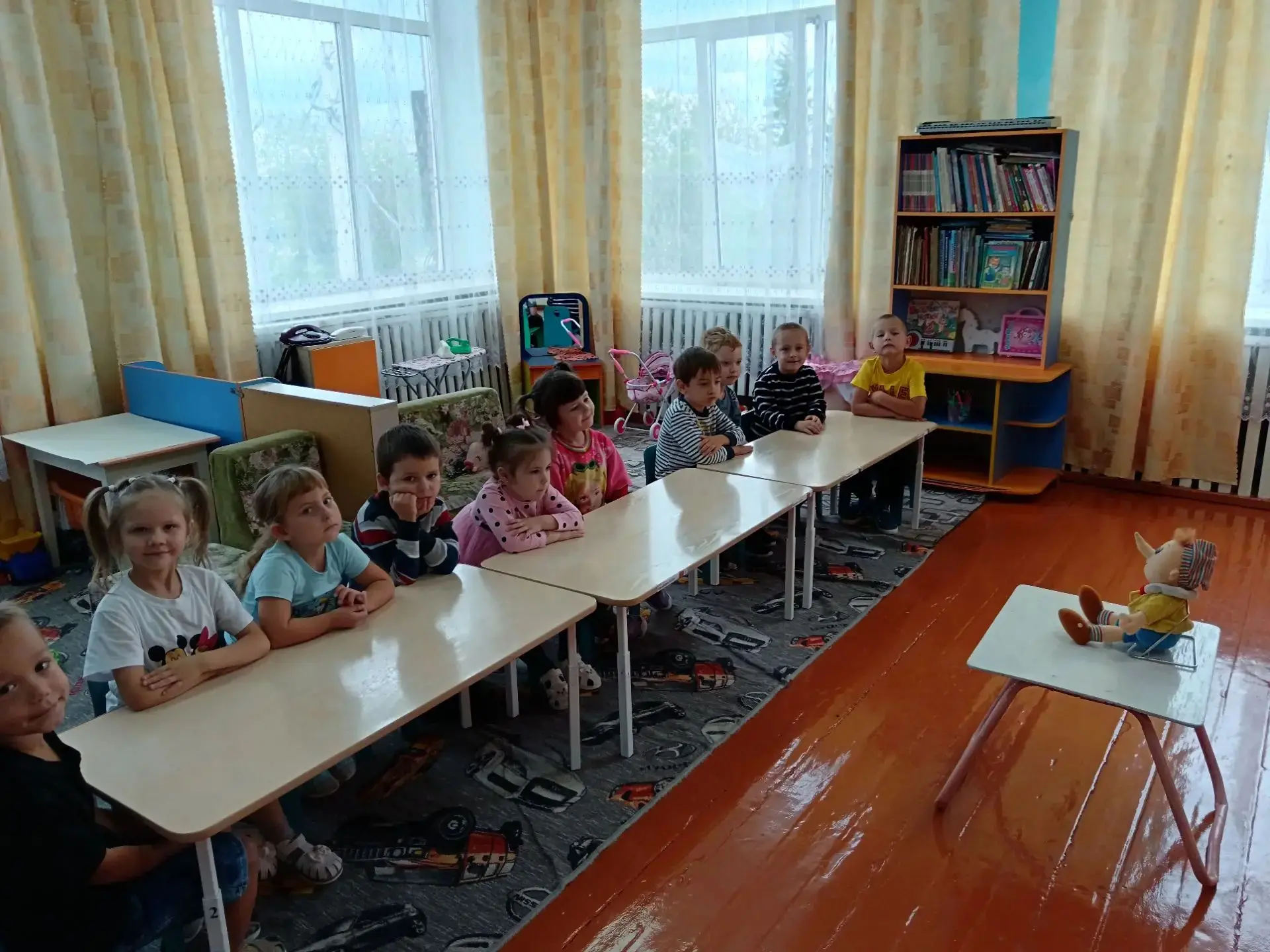В старшей группе "Почемучки" прошло  занятие по финансовой грамотности,где дети познако...