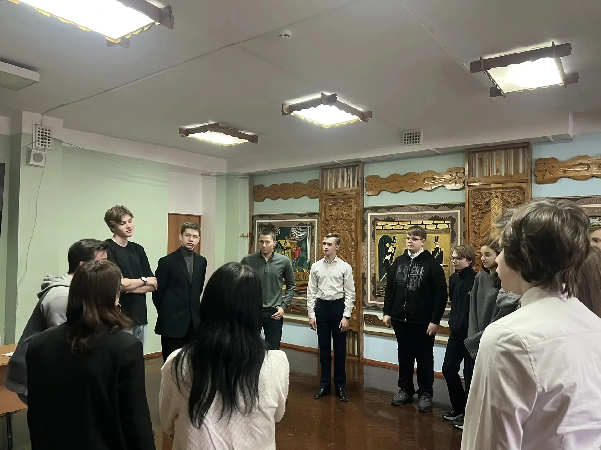 Мастер класс 🎭 на школе актива ученического самоуправления посетили активисты из 8д класса.  Ребята 